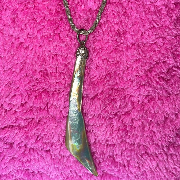 ReniJani Designs Jewelry - Vintage 1970’s Abalone Paus Shell Silver Pendant.